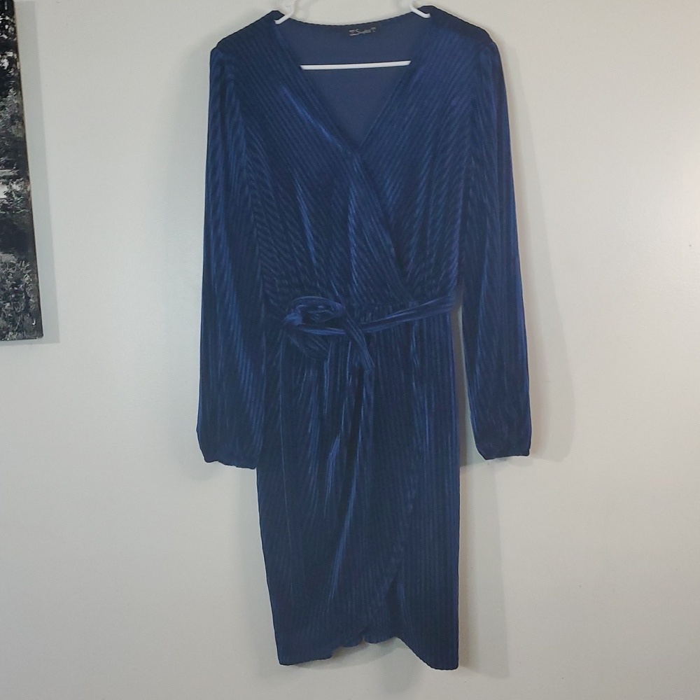 Simplee Longsleeve Mini Dress Size Large Velvet Blue Belted Faux Wrap Cocktail - Picture 2 of 14